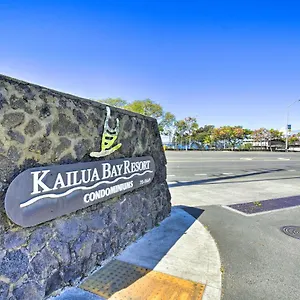 Apartment Big Island With Pool Access Walk To Beach!, Kailua-Kona