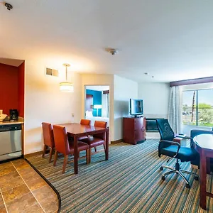 https://metro-phx-upstairs-2bd-sleeps-6-heated-pool-no-pets-allowed.hotelsofphoenix.com