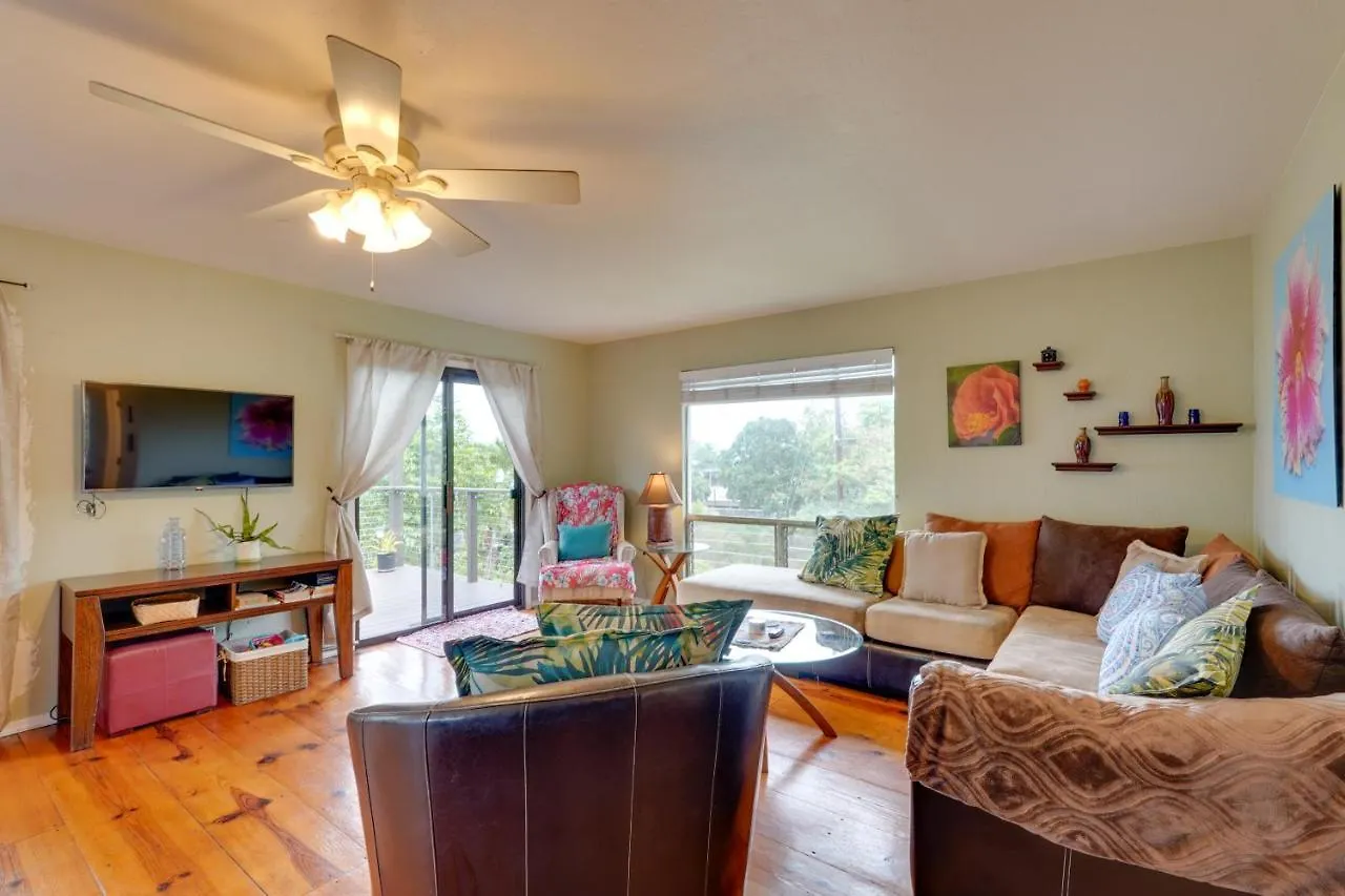 Breezy Kailua-Kona Bungalow With Lanai And Ocean View! Holiday home