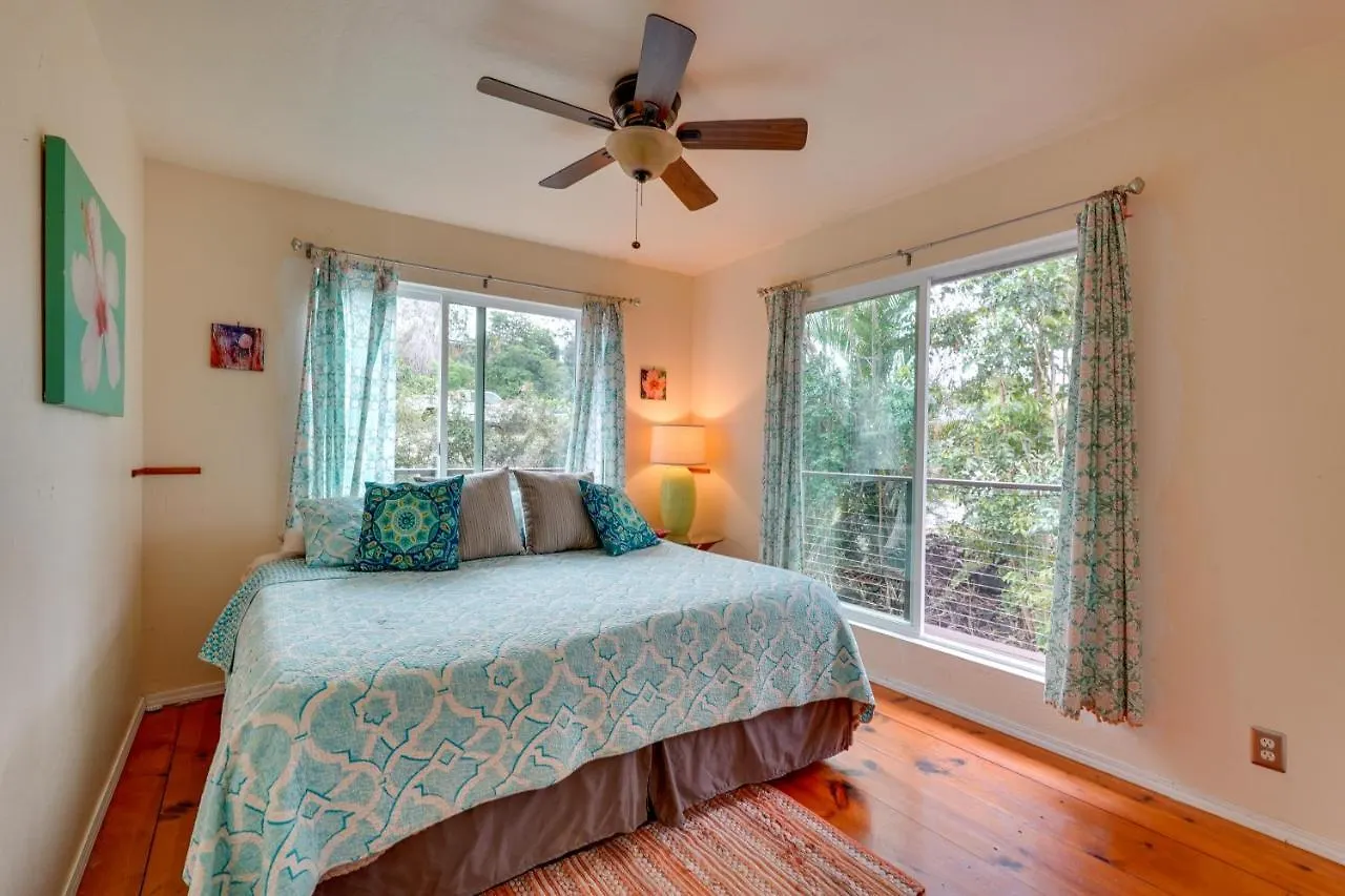 Breezy Kailua-Kona Bungalow With Lanai And Ocean View! 0*,  United States